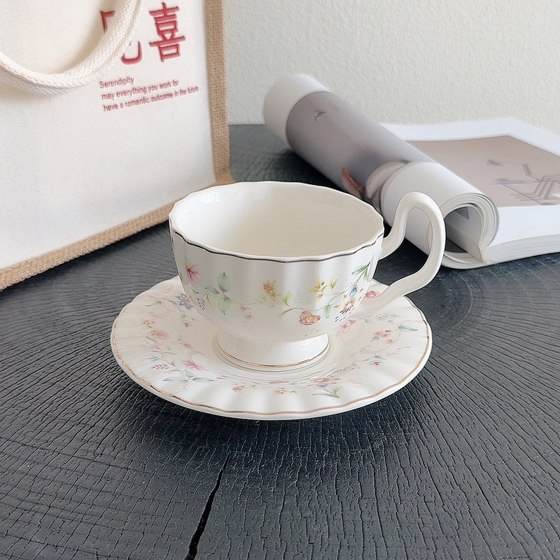 Draw Coffee And Tea - Gouden bloemenprint koffiekopjes en schotels set